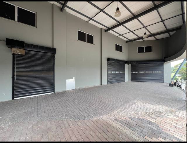 915M² WAREHOUSE TO LET IN LASER PARK